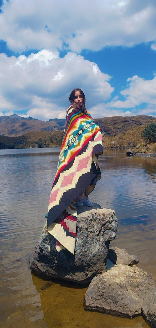 Alpaca Wool Blanket Queen Size Ultra-Soft and Reversible - Colorful Pattern