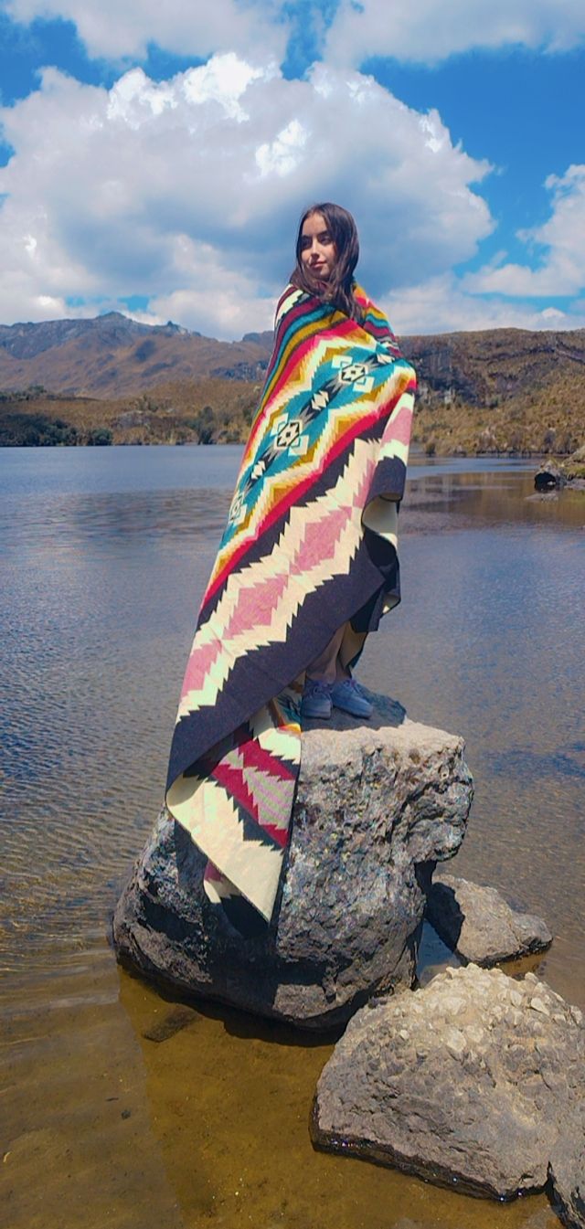 Alpaca Wool Blanket Queen Size Ultra-Soft and Reversible - Colorful Pattern