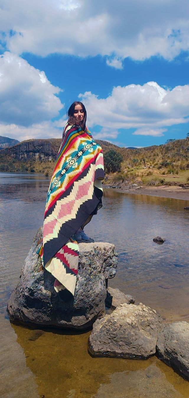 Alpaca Wool Blanket Queen Size Ultra-Soft and Reversible - Colorful Pattern