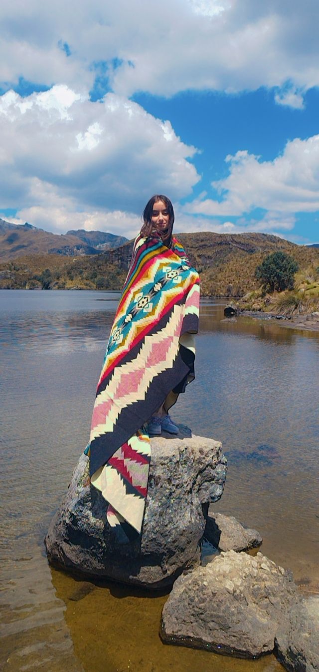 Alpaca Wool Blanket Queen Size Ultra-Soft and Reversible - Colorful Pattern